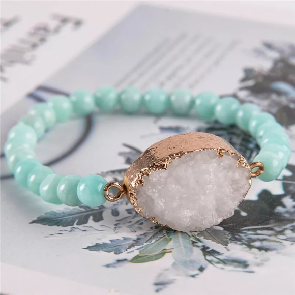 Gorgeous Druzy Anthropologie bracelet💚💫 - Picture 5 of 6